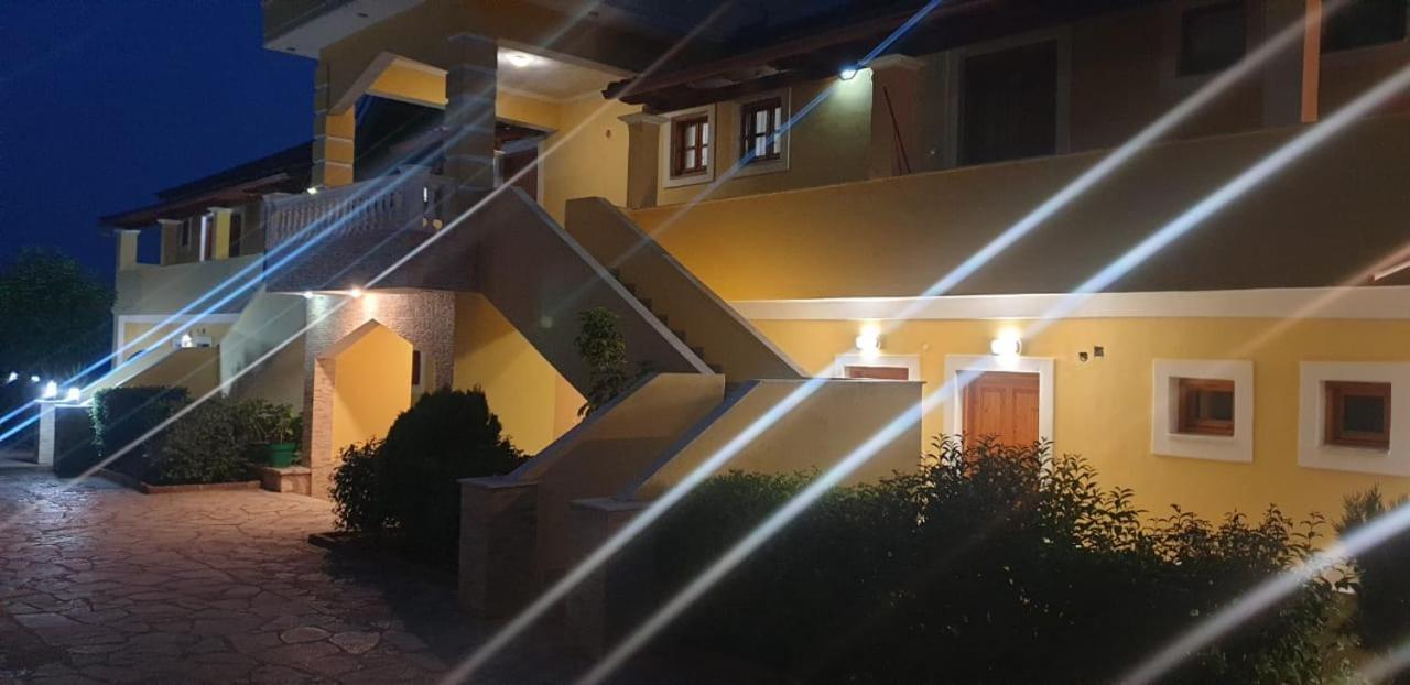 Apart-Hotel Llazari Himarë Exteriér fotografie