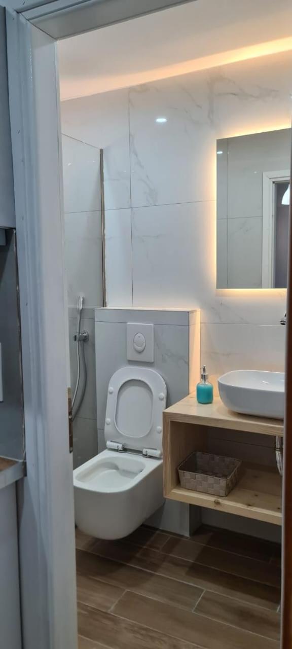 Apart-Hotel Llazari Himarë Pokoj fotografie